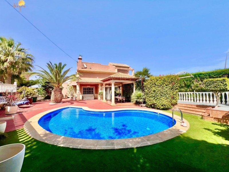 #1ZA10539 Dom na sprzedaż w Torrevieja
